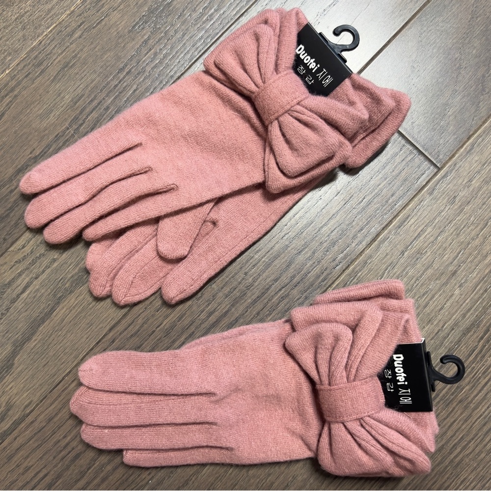Gloves